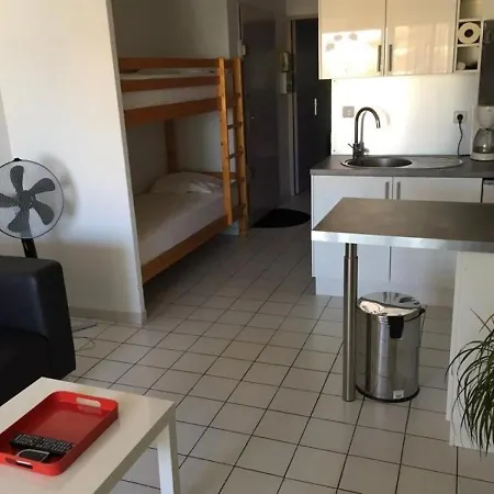Apartment Deux Pieces A 150m De La Plage, Vue Canal - Fr-1-338-373